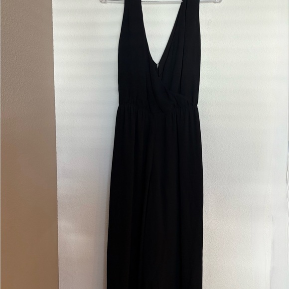 Babaton Black v neck jumpsuit size S aritzia - Picture 2 of 5